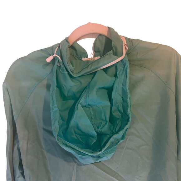 True Vintage Light Blue Bermuda Wind Breaker In Excellent Condition For Age - Picture 3 of 7